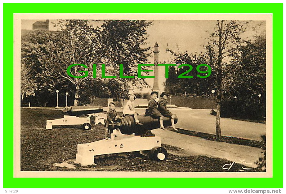 QUÉBEC - LE MONUMENT AU GÉNÉRAL WOLFE, SUR LE PARC DES CHAMPS DE BATAILLE, OU IL MOURUT VICTORIEUX - ÉDIT. D'ART JACKIE - Québec - La Cité