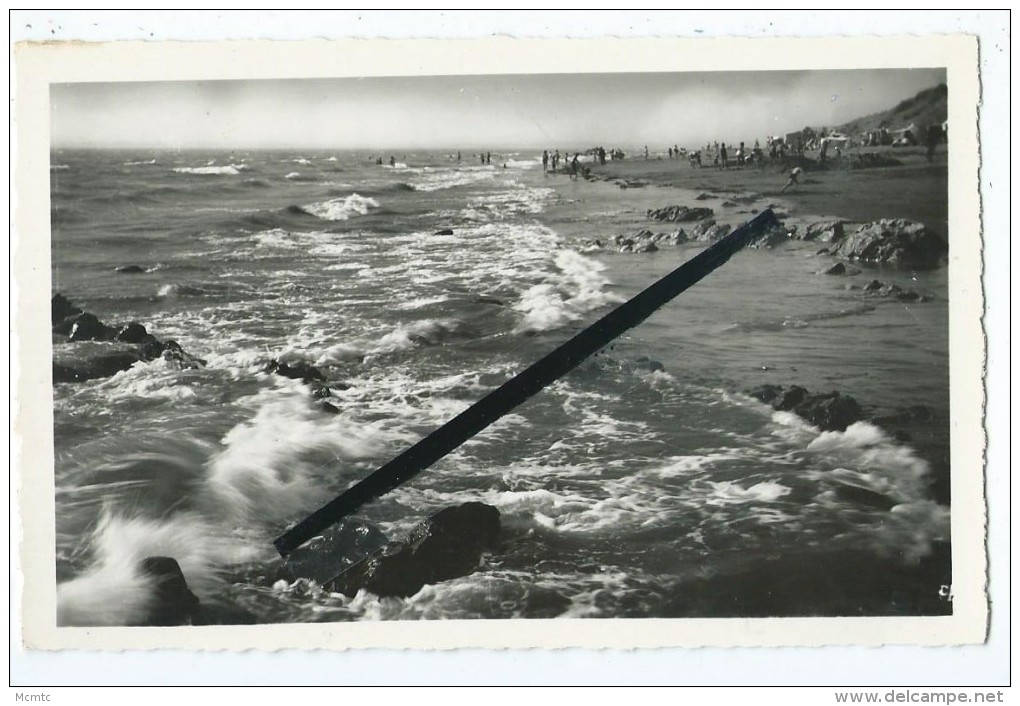 CPSM - St Saint Brevin L´Océan- Effets De Vagues Sur La Plage - Saint-Brevin-l'Océan