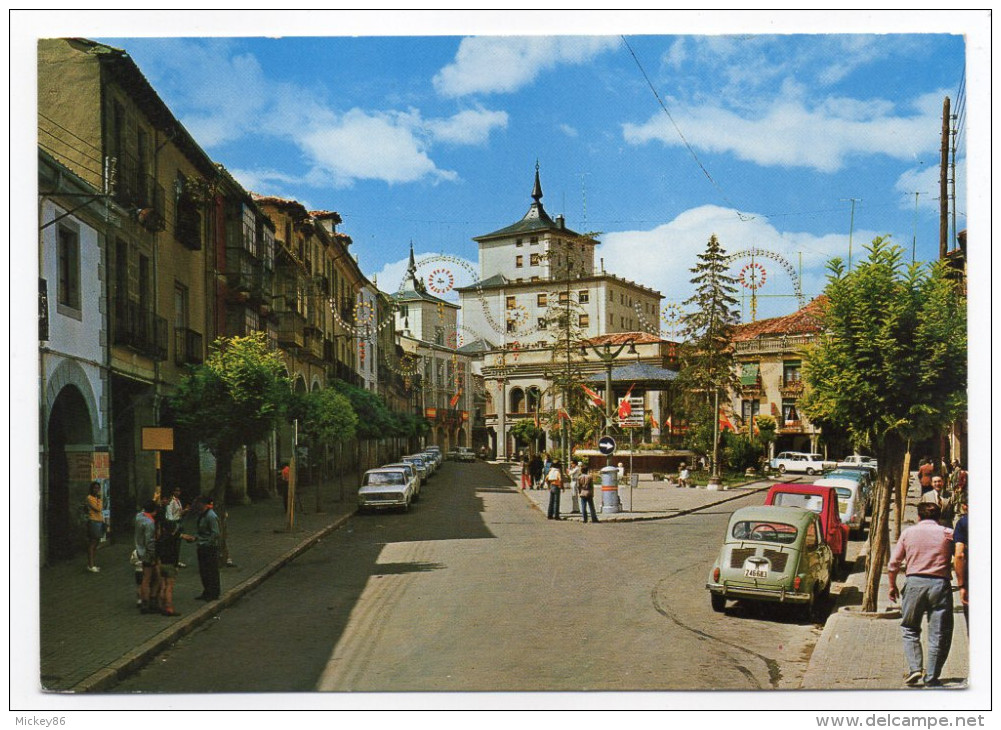 Espagne--ARANDA DE DUERO--Plaza Del Caudillo (animée,belles Voitures),cpsm 15 X 10 N° 19 éd Sicilia - Altri & Non Classificati