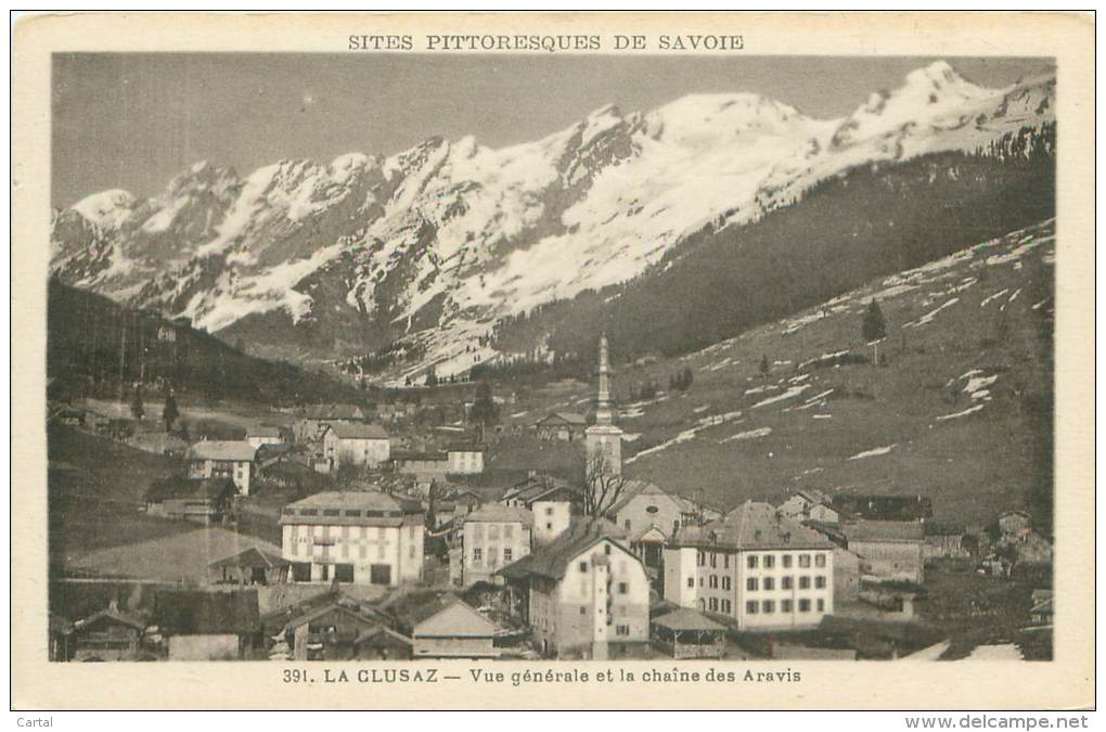 74 - LA CLUSAZ - Vue Générale Et La Chaîne Des Aravis - La Clusaz