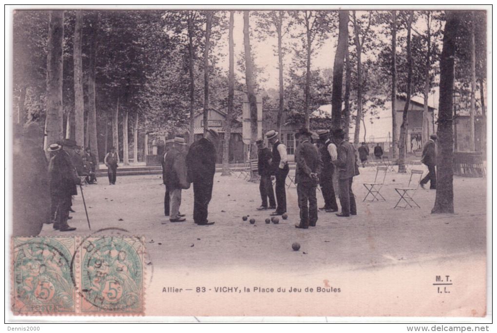 83- VICHY ( Allier )  La Place Du Jeu De Boules - Ed. MT /1.L. - Regional Games