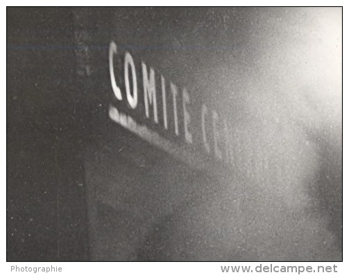 Manifestation Anti Communiste Incendie Paris France Ancienne Photo 1956 - Autres & Non Classés