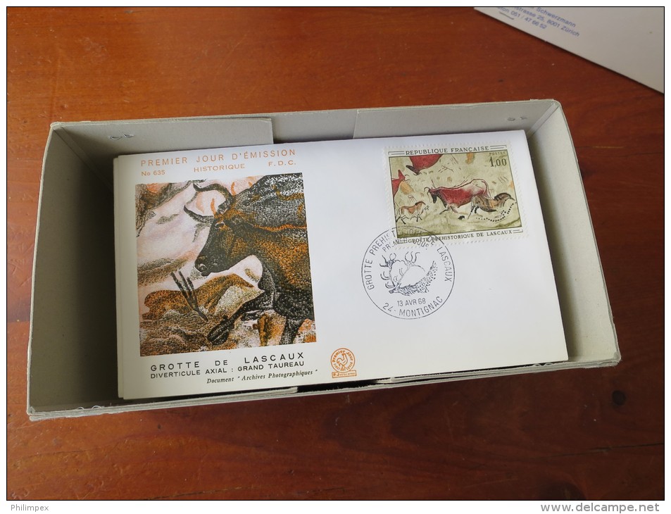 FRANCE, 2200-2300 FDCs FAMOUS PAINTINGS (TABLEAUX) IN EXCELLENT CONDITION