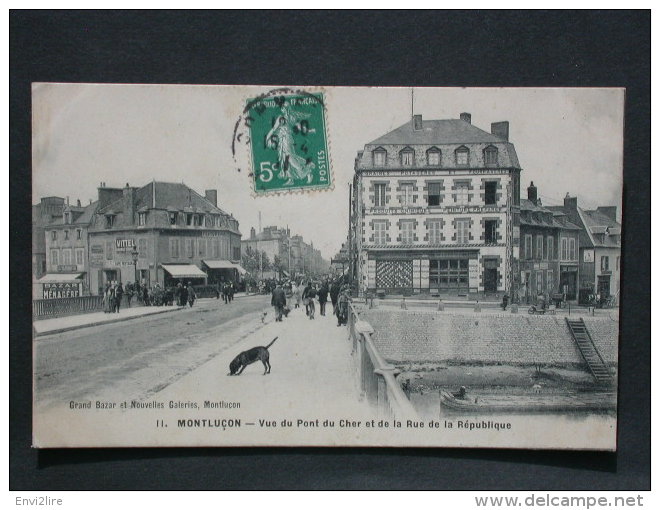 Ref4185 JU CPA Animée De Montluçon (Auvergne) - Vue Du Pont Du Cher Et De La Rue De La République - Commerces Café - Montlucon