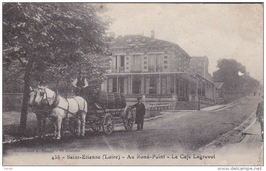 SAINT ETIENNE AU ROND POINT LE CAFE LAGREVOL LIVRAISON PLEIN DE TONNEAUX - Saint Etienne