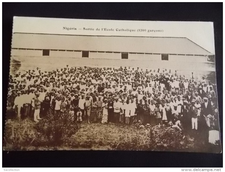 Sortie De L' Ecole Catholique 1200 Garcons - Nigeria