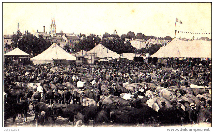 79 / NIORT / PLACE DE LA BRECHE UN JOUR DE FOIRE - Niort