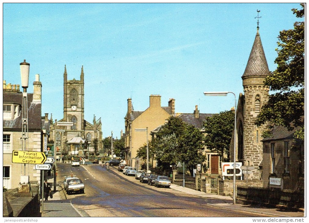 THURSO CAITHNESS LOOKING FROM THE BRIDGE TOWARD THE TOWN SQUARE - Arthur Dixon - C1982 - Caithness