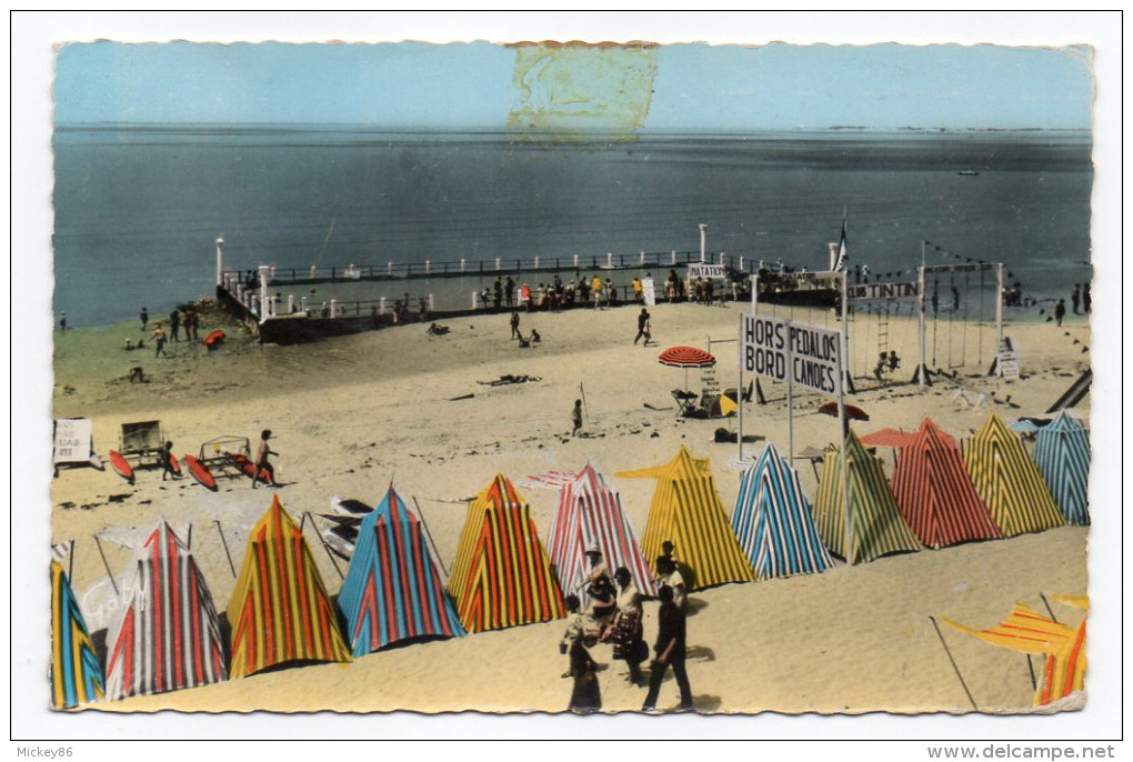 FOURAS--- La Grande Plage Et Les Jeux ( Animée "Hors Bord,Pédalos,Canoés" ),cpsm 14 X 9 N°18 éd  Artaud - Fouras-les-Bains