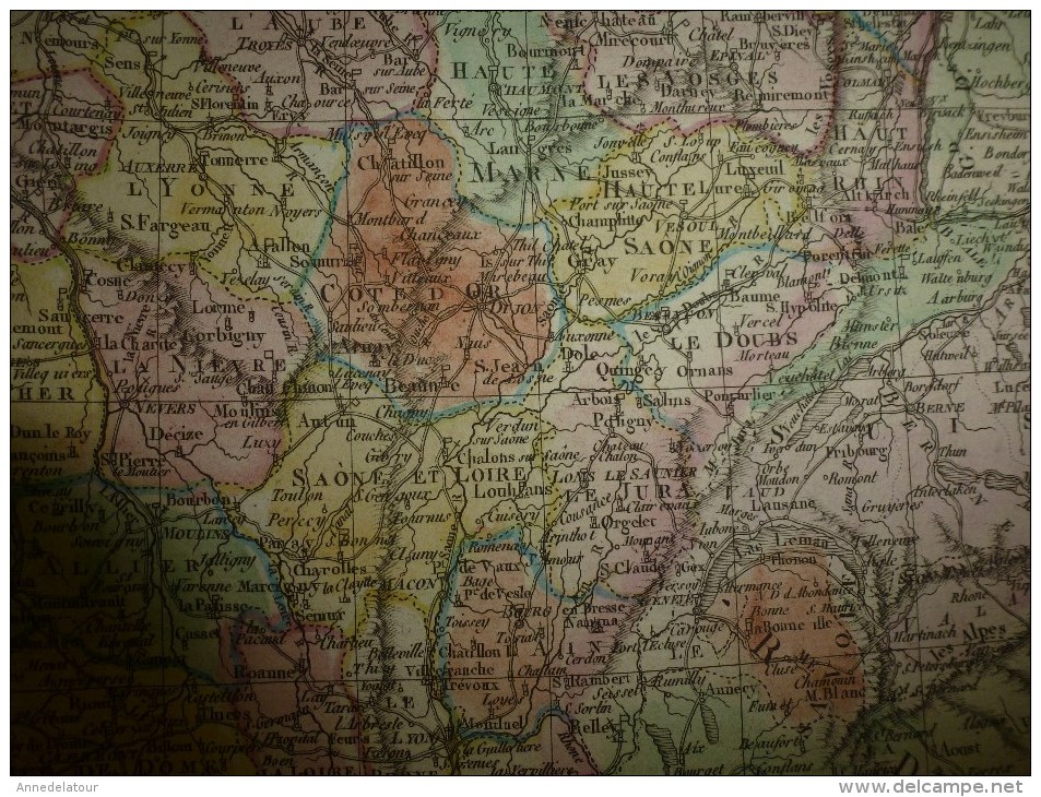 1820 Carte de FRANCE couleurs (divisée en 86 dépts :Péfectures,S-Préfectures,Archevêchés,Evêchés,CHEF-LIEUX ..etc