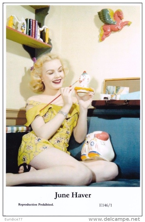 JUNE HAVER - Film Star Pin Up - Publisher Swiftsure Postcards 2000 - Artistes