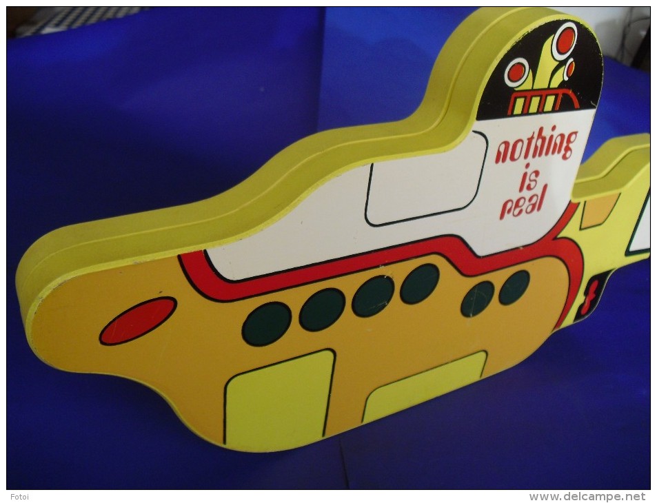 RARE BEATLES YELLOW SUBMARINE SHAPED CD WOODEN BOX BOITE TOLE 233/1000 Limited Edition - Ediciones Limitadas