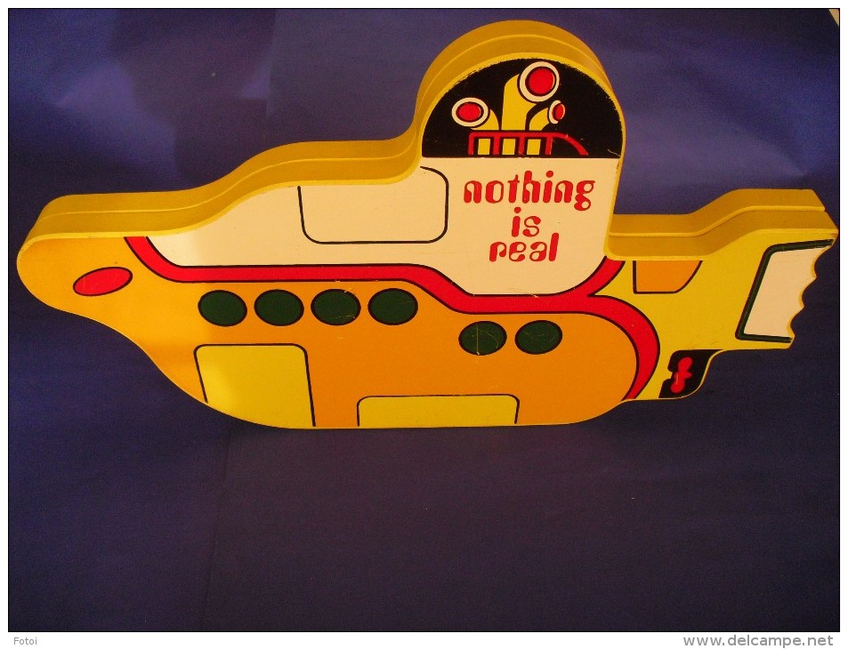 RARE BEATLES YELLOW SUBMARINE SHAPED CD WOODEN BOX BOITE TOLE 233/1000 Limited Edition
