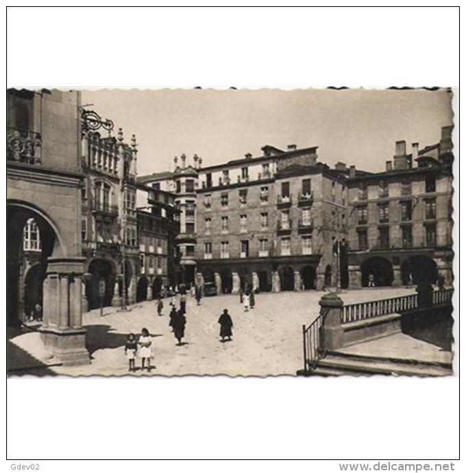 ORSTPA030-LFTD3846.Tarjeta Postal DE ORENSE.Edificios,soportales Y Personas En La PLAZA MAYOR DE ORENSE - Orense