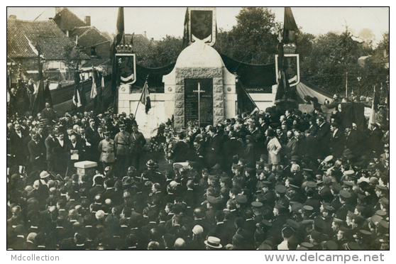 BE ERQUELINNES / Célébration Militaire Autour Du Monument Aux Morts / CARTE PHOTO - Autres & Non Classés