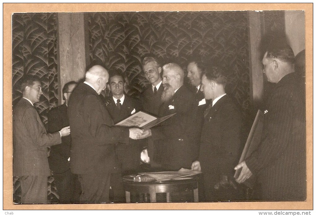 CARTE PHOTO - Maréchal Pétain Avec Le Président De La Chambre Des Métiers De NIMES, 8.4.1943 - WW2 - Pétain - MILITARIA - Nîmes