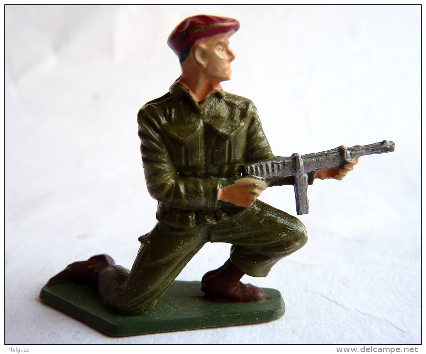 SOLDAT FIGURINE FIG STARLUX 1959 PARACHUTISTE TIREUR GENOUX MITRAILLETTE 5071 PARA (1) - Starlux