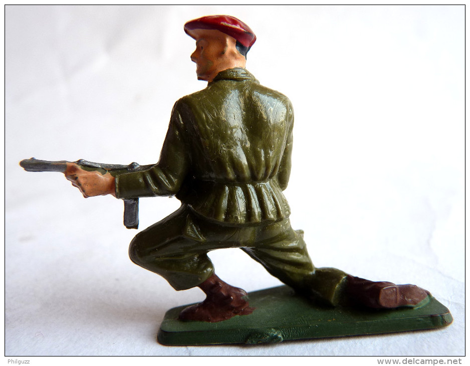 SOLDAT FIGURINE FIG STARLUX 1959 PARACHUTISTE TIREUR GENOUX MITRAILLETTE 5071 PARA (1) - Starlux