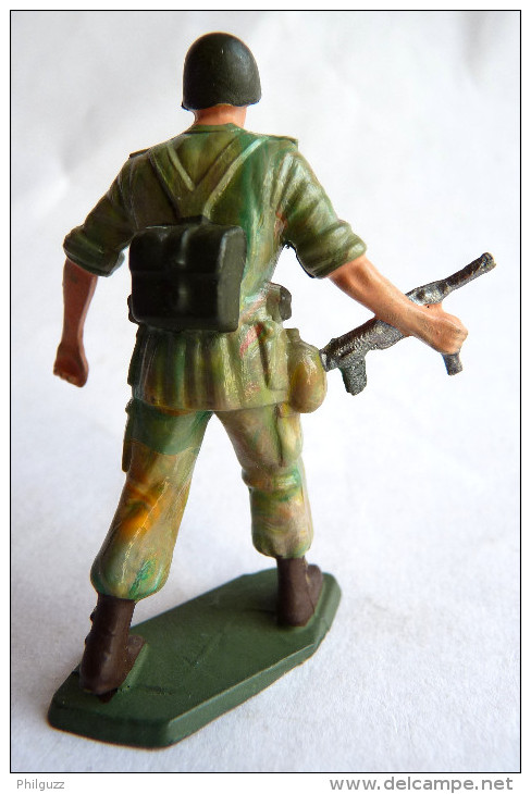 SOLDAT FIGURINE FIG STARLUX 1966 PARA CASQUE Chargeant Mitrailette P15  ARMEE MODERNE - Starlux