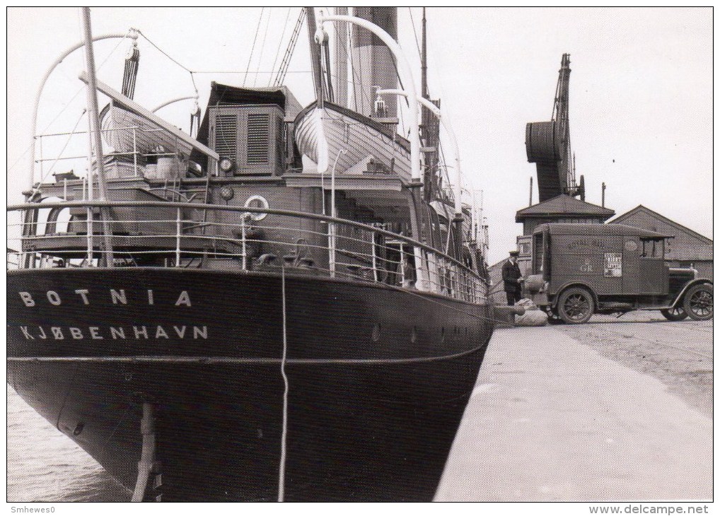 Postcard - Unloading Icelandic Mails From A Mail Boat At Leith Docks - 1934. POST118/87 - Postal Services