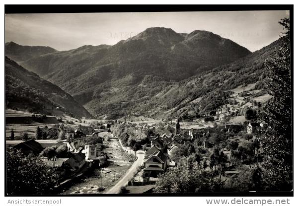 Cp Bosost Valle De Aran Katalonien Spanien, Blick Zum Ort Mit Kirche Im Zentrum - Autres & Non Classés