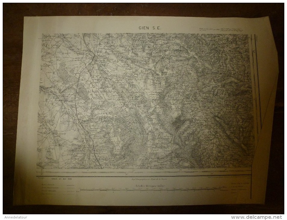 1879 : Carte De GIEN  (S.E.)  ,levées Par Les Officiers , Imprimerie Zinconographique Du Dépot De La Guerre - Geographische Kaarten