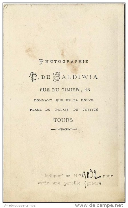 CDV -époque Napoléon III-portrait De Femme-décor-photographe P. De Baldiwia Rue Du Cimier à Tours - Old (before 1900)