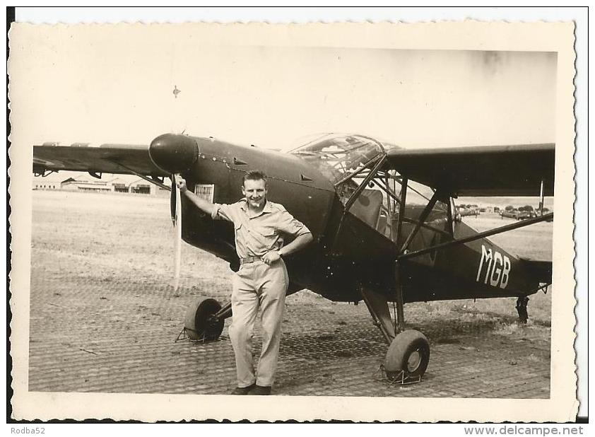 Photo - Aviation - Pilote Devant Son Avion - Militaire - Modèle à Identifier - Luchtvaart