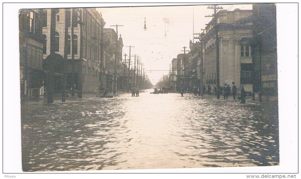 US-624    LOUISVILLE : Floodscene 1937 - Broadway - Louisville