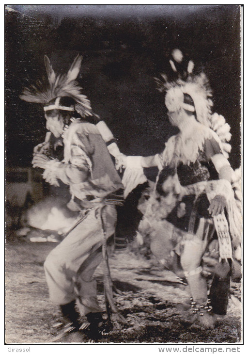 CPSM DANSE DE GUERRIERS SIOUX AU COURS DE L INDIAN POW POW - Amérique