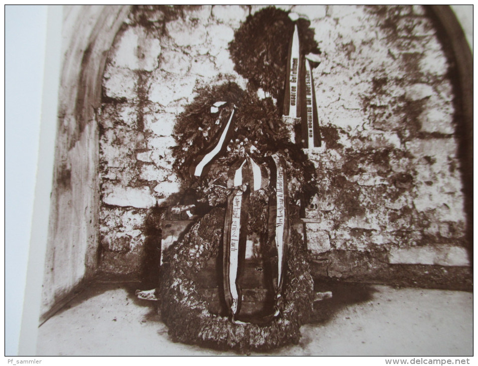 AK / Echtfoto Cimetiere Allemand Du Fort De Douaumont. Der Deutsche Friedhof. 28. September 1936. Trauerkränze - Cimiteri Militari