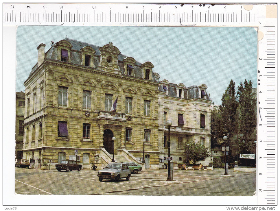 ST CLOUD  -  L Hôtel De Ville - Véhicules Anciens - Saint Cloud