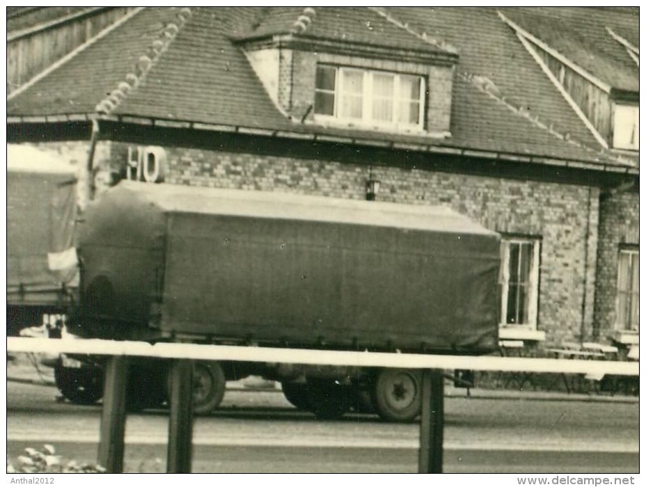 LKW Anhänger Autobahn-Raststätte Köckern Halle Bitterfeld Sw 11.8.1961 Gezackt - Bitterfeld