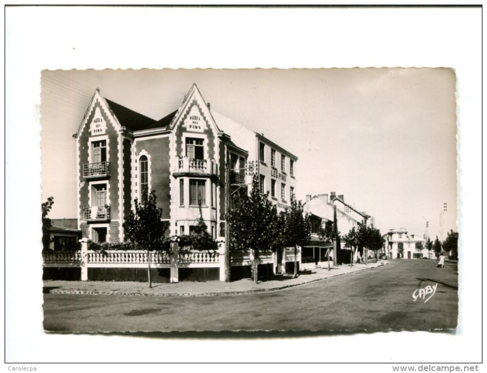 CP - LES SABLES D OLONNE (85) AVENUE ARISTIDE BRIAND  (HOTEL DES PINS) - Sables D'Olonne