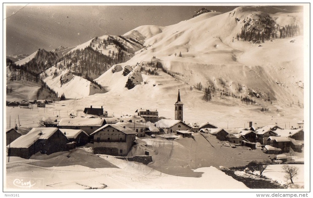 CPA  --  DPT 73  --  TIGNES  --  LE  VILLAGE  EN  HIVER  AVEC  SA  NEIGE.......... - Andere & Zonder Classificatie