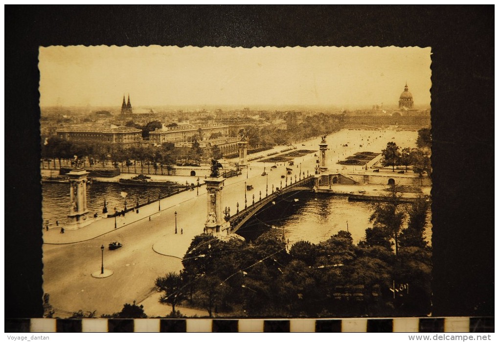 75, PARIS   PONT ALEXANDRE III ET ESPLANADE DES INVALIDES - Ponts