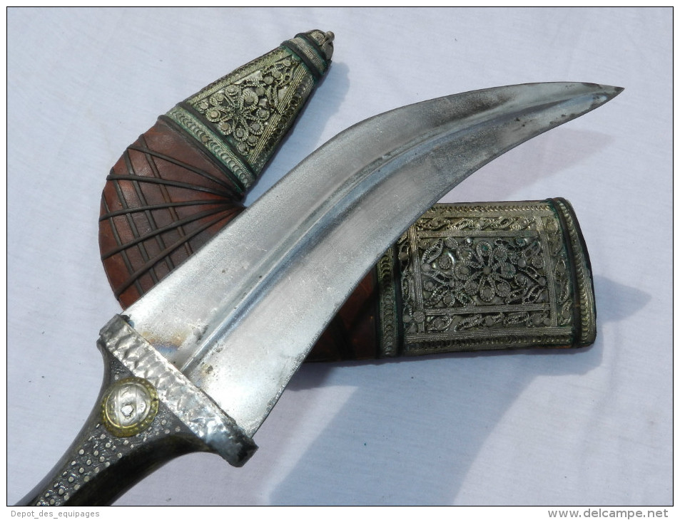 BEAU   POIGNARD   ARABE   DJAMBIYA   #.1 - Armes Blanches