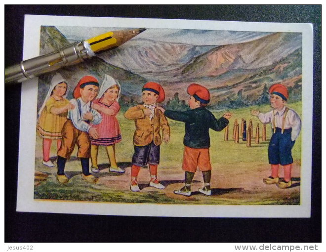 TARJETA POSTAL - NIÑOS JUGANDO A BITLLES ( Bolos ) CAMINO D'ULL De TER - Grupo De Niños Y Familias