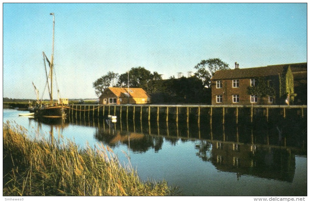 Postcard - River Alde At Snape Quay, Suffolk. FWP117 - Sonstige & Ohne Zuordnung