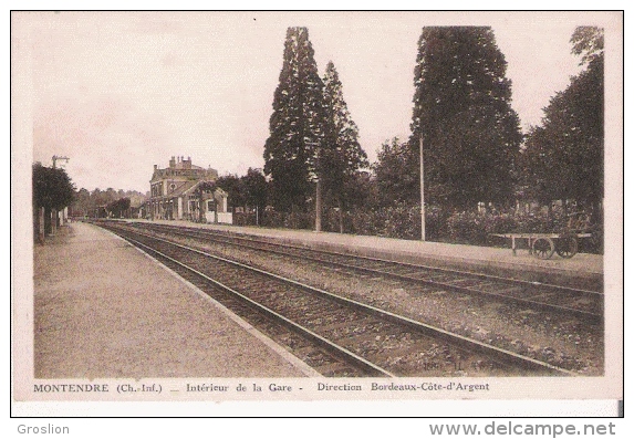 MONTENDRE (CH INF) INTERIEUR DE LA GARE .DIRECTION BORDEAUX COTE D'ARGENT - Montendre