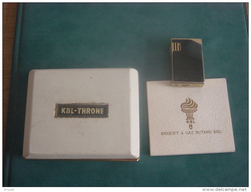 BRIQUET  KBL- THRONE DANS SA BOITE AVEC NOTICE - Andere & Zonder Classificatie