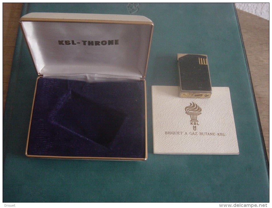 BRIQUET  KBL- THRONE DANS SA BOITE AVEC NOTICE - Andere & Zonder Classificatie