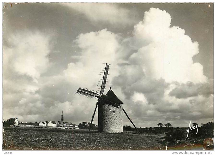 Réf : B-15-2146 :  CLEDEN CAP SIZUN MOULIN A VENT (trous De Punaises Aux Coins) - Cléden-Cap-Sizun