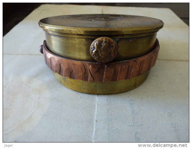 Belle Casquette Anglaise Cendrier  Artisanat De Tranchée Douille   Gravé   WWI - 1914-18