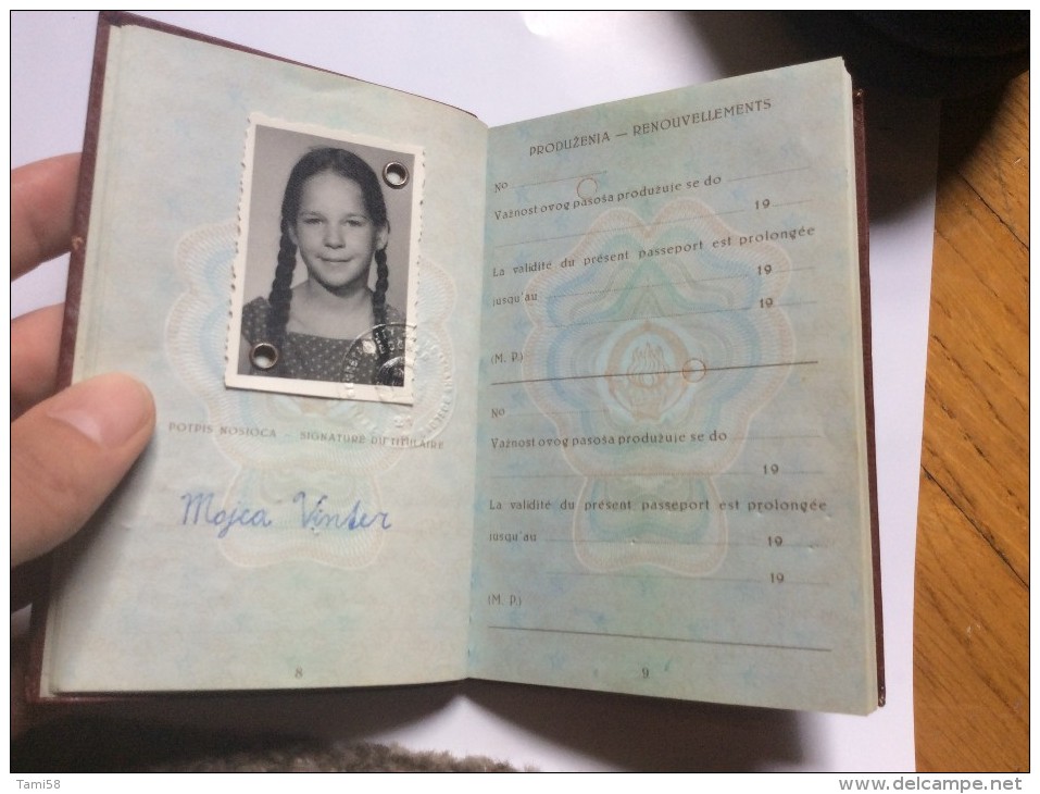 PASSEPORT DIPLOMATIQUE      DIPLOMATIC     PASSPORT REISEPASS  YUGOSLAVIA  1967. - Historical Documents