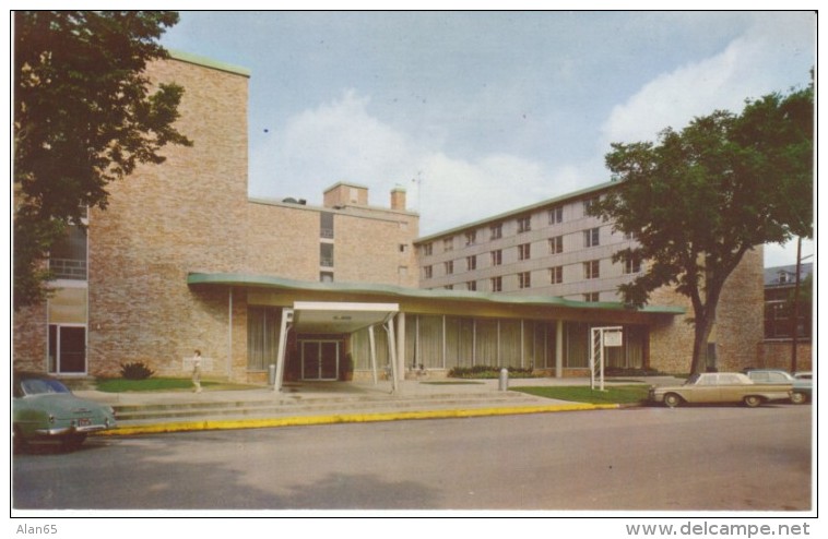 Iowa City Iowa, State University Of Iowa Burge Hall Women's Residence Dorm On Campus, C1950s Vintage Postcard - Iowa City