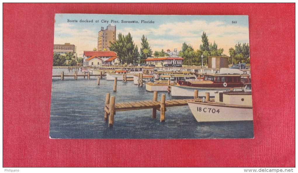 - Florida> Sarasota----- Boats Docked At City Pier ---1813 - Sarasota