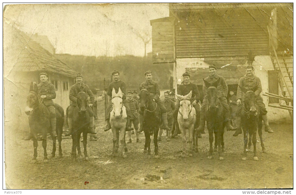 Militaria Militaire Carte Photo De Soldats Semble Régiment Fusiliers Marins à Cheval Ferme ? A Identifier - Personnages