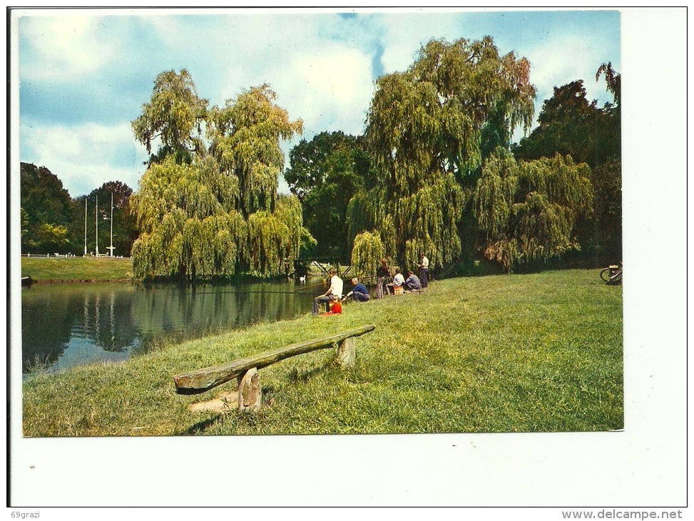 Estaimbourg Chateau De Bourgogne Etang  ( Pêcheur ) - Pecq