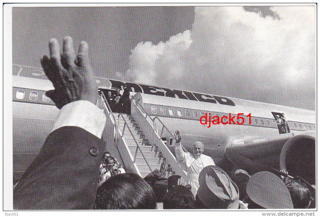 Mexico - 1979 - JEAN-PAUL II à SAINT-DOMINGUE / Descente Du Saint-Père De L'avion / PHOTO DIEGO GOLDBERG - SYGMA - Famous People